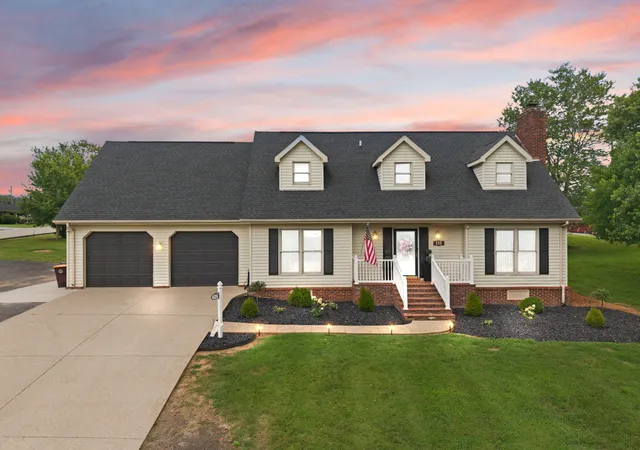 Photo 1 of Sale Pending at 111 S Maplewood Dr, Somerset, KY 42501 | MLS# 26019044 | Listing updated on 2026-09-19
