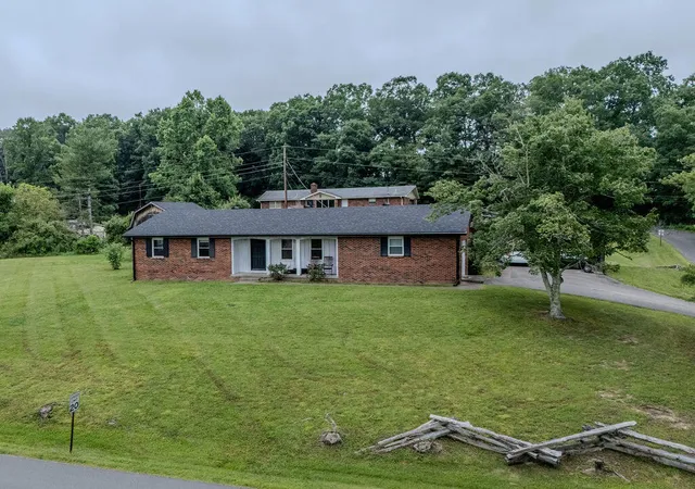 Photo 1 of Single family home for sale at 10 Poplar Ln, Morehead, KY 40351 | MLS# 26019034 | Listing updated on 2026-07-31