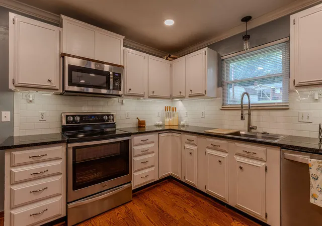 Photo 4 of Single family home for sale at 10 Poplar Ln, Morehead, KY 40351 | MLS# 26019034 | Listing updated on 2026-07-31
