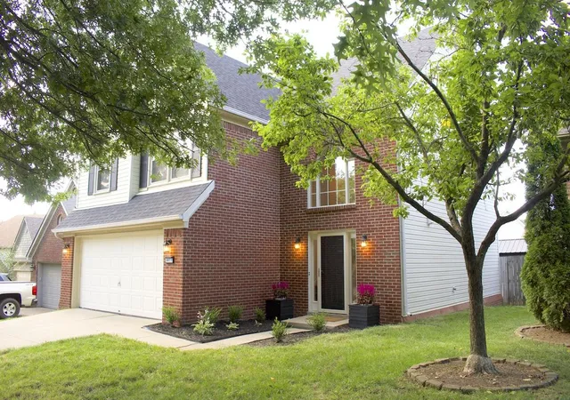 Photo 3 of Sale Pending at 3877 Scarlet Oak Ln, Lexington, KY 40514 | MLS# 26019277 | Listing updated on 2026-07-25