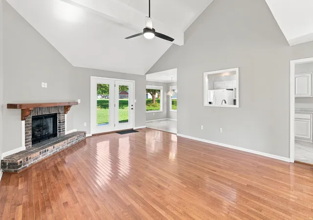 Photo 3 of Single family home for sale at 121 Kyabram Dr, Benton, KY 42025 | MLS# 26019058 | Listing updated on 2026-07-18