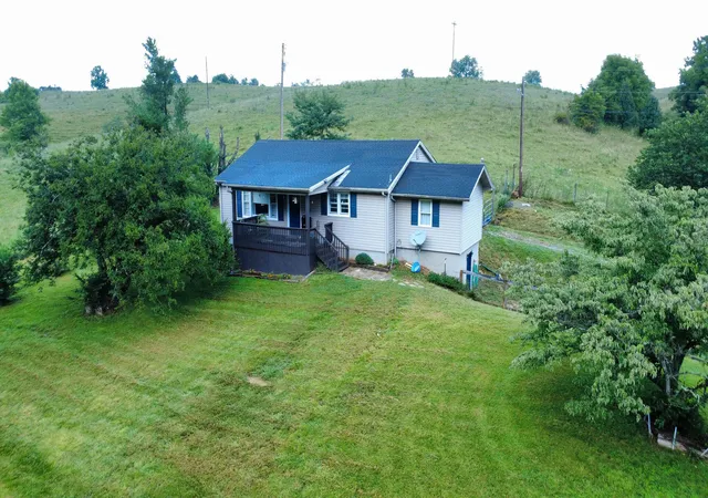 Single family home for sale at 7440 Cream Aly Rd, Jeffersonville, KY 40337 | MLS# 26019068