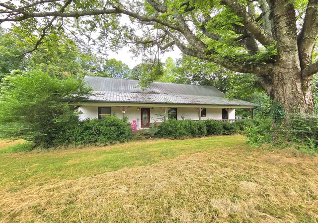 Photo 2 of Sale Pending at 642 Oakley Rd, Benton, KY 42025 | MLS# 26019193 | Listing updated on 2026-08-27