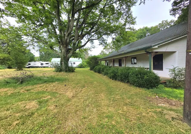 Photo 3 of Sale Pending at 642 Oakley Rd, Benton, KY 42025 | MLS# 26019193 | Listing updated on 2026-08-27