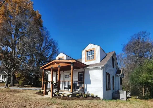 Single family home for sale at 114 Spruce St, Murray, KY 42071 | MLS# 26019082