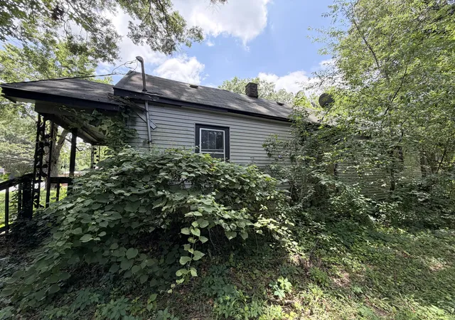 Photo 3 of Single family home for sale at 1419 Bloomfield Ave, Paducah, KY 42001 | MLS# 26019083 | Listing updated on 2026-07-25