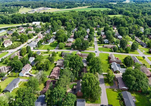 Photo 3 of Single family home for sale at 1509 London Dr, Murray, KY 42071 | MLS# 26019091 | Listing updated on 2026-09-01