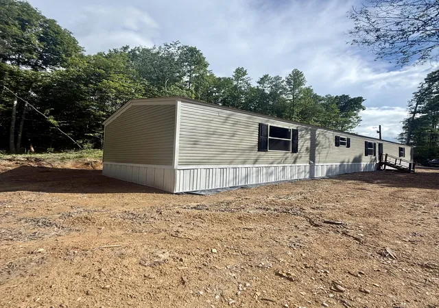Photo 3 of Sale Pending at 100 Mason Ln, East Bernstadt, KY 40729 | MLS# 26019202 | Listing updated on 2026-10-02