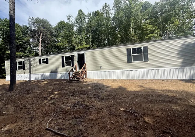 Photo 3 of Sale Pending at 100 Mason Ln, East Bernstadt, KY 40729 | MLS# 26019202 | Listing updated on 2026-10-02