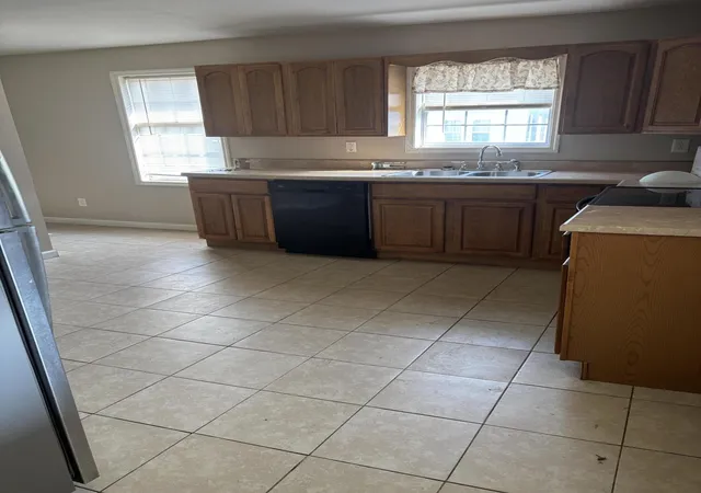 Photo 4 of Sale Pending at 306 3rd Street, Pineville, KY 40977 | MLS# 26019100 | Listing updated on 2026-09-13