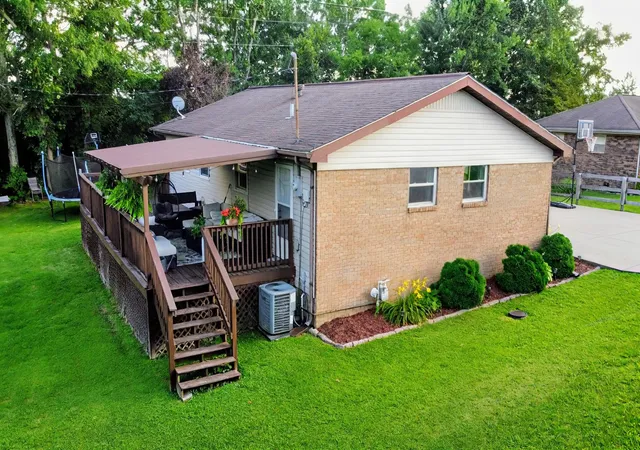 Photo 3 of Single family home for sale at 102 Shannon Sq, Corbin, KY 40701 | MLS# 26019256 | Listing updated on 2026-10-05
