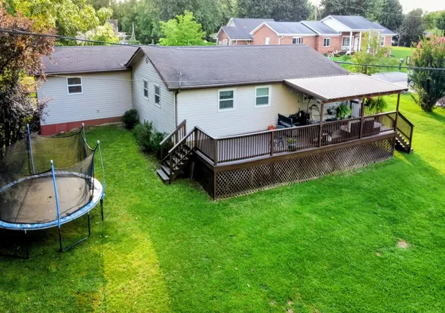 Photo 3 of Single family home for sale at 102 Shannon Sq, Corbin, KY 40701 | MLS# 26019256 | Listing updated on 2026-10-05