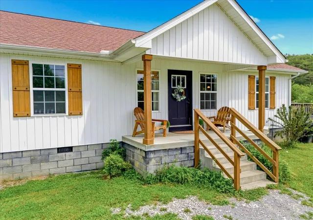 Photo 3 of Single family home for sale at 322 Mckeehans Xing, Corbin, KY 40701 | MLS# 26019103 | Listing updated on 2026-09-18