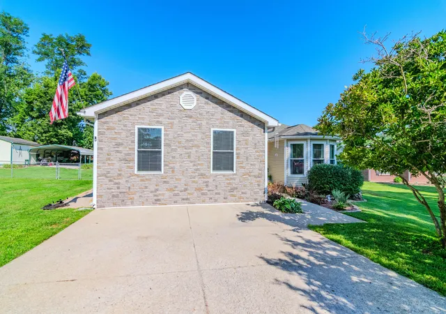 Photo 1 of Single family home for sale at 1667 Old Frankfort Rd, Lawrenceburg, KY 40342 | MLS# 26019130 | Listing updated on 2026-09-07