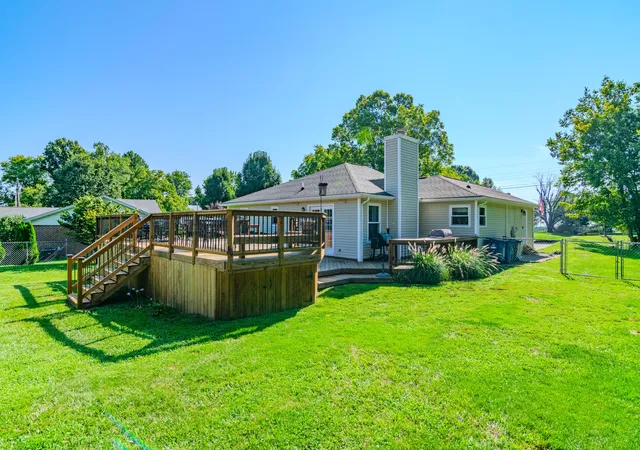 Photo 3 of Single family home for sale at 1667 Old Frankfort Rd, Lawrenceburg, KY 40342 | MLS# 26019130 | Listing updated on 2026-10-02