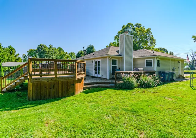 Photo 3 of Single family home for sale at 1667 Old Frankfort Rd, Lawrenceburg, KY 40342 | MLS# 26019130 | Listing updated on 2026-10-02