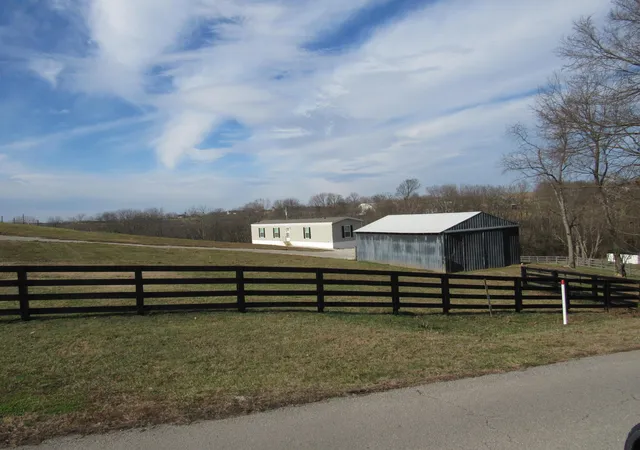 Photo 1 of Single family home for sale at 4305 Old Boonesboro Rd, Winchester, KY 40391 | MLS# 26019157 | Listing updated on 2026-09-12