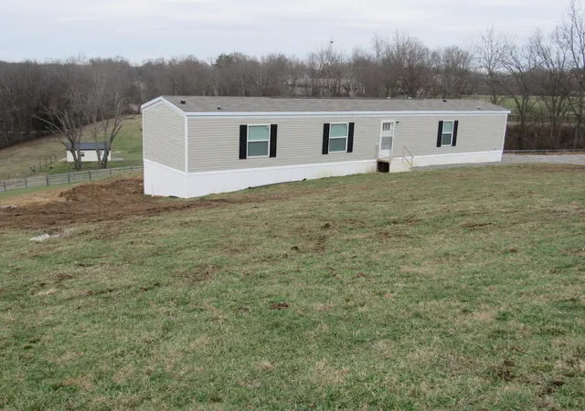 Photo 2 of Single family home for sale at 4305 Old Boonesboro Rd, Winchester, KY 40391 | MLS# 26019157 | Listing updated on 2026-09-12