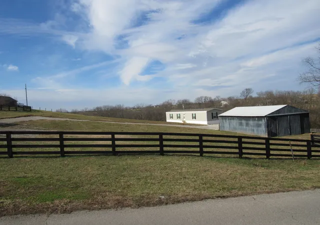 Photo 31 of Single family home for sale at 4305 Old Boonesboro Rd, Winchester, KY 40391 | MLS# 26019157 | Listing updated on 2026-09-12