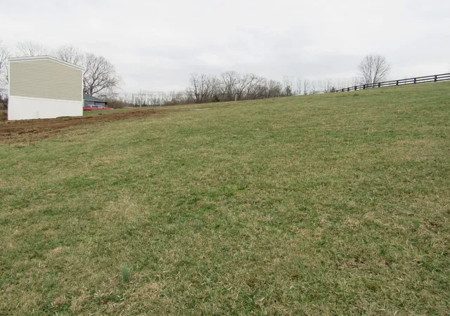 Photo 3 of Single family home for sale at 4305 Old Boonesboro Rd, Winchester, KY 40391 | MLS# 26019157 | Listing updated on 2026-09-17
