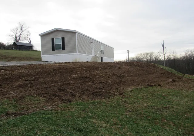 Photo 4 of Single family home for sale at 4305 Old Boonesboro Rd, Winchester, KY 40391 | MLS# 26019157 | Listing updated on 2026-09-17