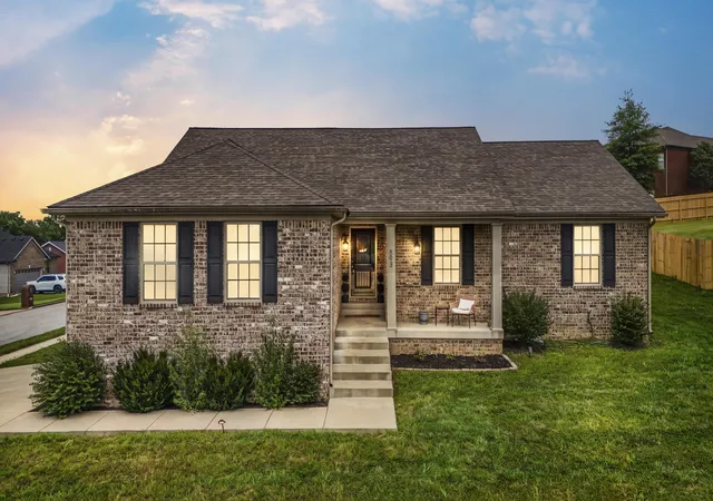 Photo 1 of Single family home for sale at 893 Ridgeview Dr, Frankfort, KY 40601 | MLS# 26019142 | Listing updated on 2026-07-20