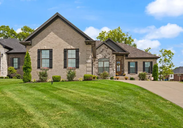 Photo 3 of Single family home for sale at 184 Cherokee Dr, Shelbyville, KY 40065 | MLS# 26019173 | Listing updated on 2026-09-10