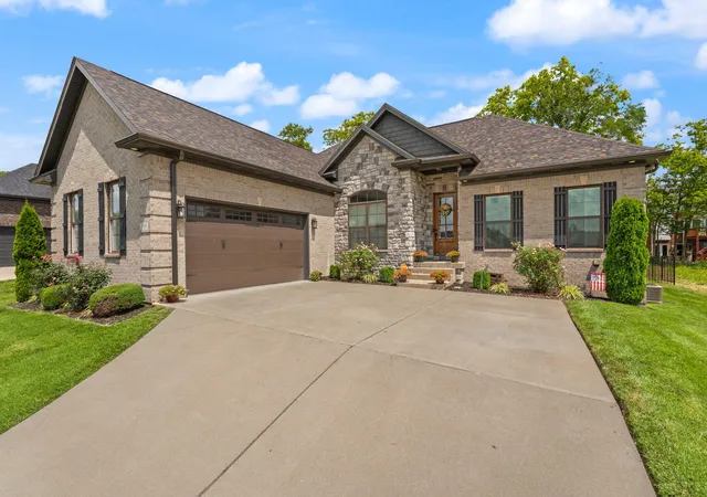 Photo 4 of Single family home for sale at 184 Cherokee Dr, Shelbyville, KY 40065 | MLS# 26019173 | Listing updated on 2026-09-10