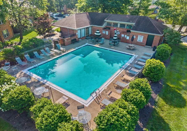 Photo 2 of Sale Pending at 421 Redding Rd #51, Lexington, KY 40517 | MLS# 26019593 | Listing updated on 2026-08-27