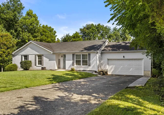 Photo 3 of Single family home for sale at 1008 Blackoak Dr, Frankfort, KY 40601 | MLS# 26019221 | Listing updated on 2026-09-14