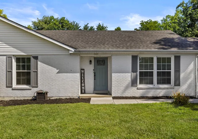 Photo 4 of Single family home for sale at 1008 Blackoak Dr, Frankfort, KY 40601 | MLS# 26019221 | Listing updated on 2026-09-14