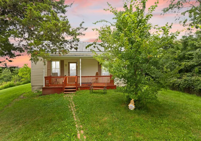 Photo 1 of Single family home for sale at 400 N Dividing Ridge Rd, Sadieville, KY 40370 | MLS# 26019966 | Listing updated on 2026-09-10