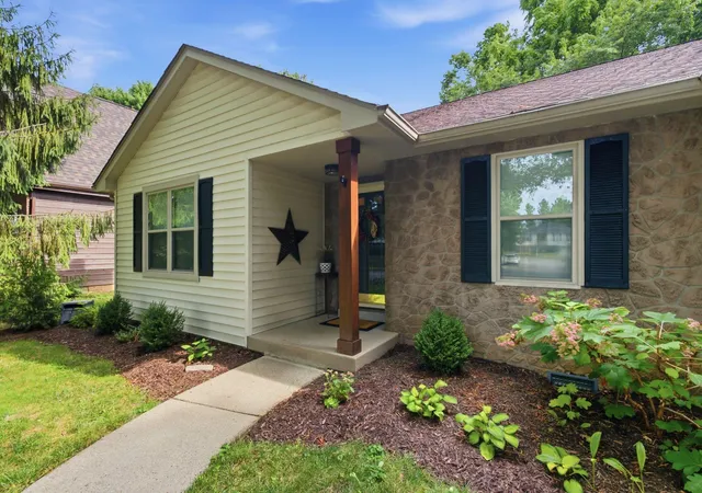Photo 3 of Sale Pending at 2467 Harrods Pointe Tr, Lexington, KY 40514 | MLS# 26020612 | Listing updated on 2026-08-02