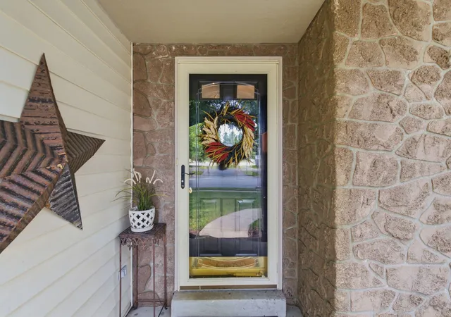 Photo 3 of Sale Pending at 2467 Harrods Pointe Tr, Lexington, KY 40514 | MLS# 26020612 | Listing updated on 2026-08-02