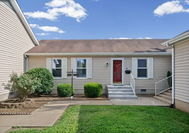 Photo 1 of Sale Pending at 2949 Pawnee Dr, Hopkinsville, KY 42240 | MLS# 26019174 | Listing updated on 2026-09-18