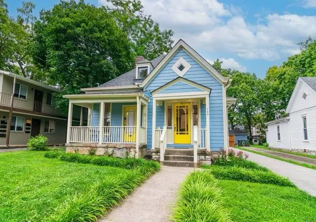 Photo 1 of Single family home for sale at 124 Old Lafayette Ave, Lexington, KY 40502 | MLS# 26019338 | Listing updated on 2026-07-22