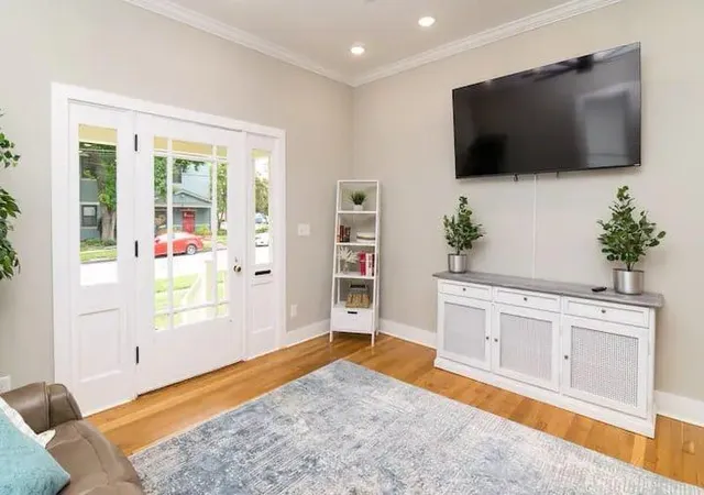 Photo 3 of Single family home for sale at 124 Old Lafayette Ave, Lexington, KY 40502 | MLS# 26019338 | Listing updated on 2026-07-22