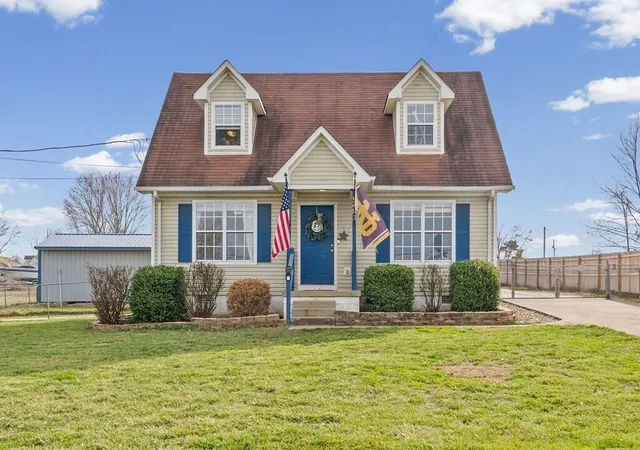 Photo 2 of Single family home for sale at 5483 Roaring Springs Rd, Cadiz, KY 42211 | MLS# 26023101 | Listing updated on 2026-09-08
