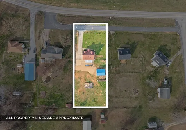 Photo 4 of Single family home for sale at 5483 Roaring Springs Rd, Cadiz, KY 42211 | MLS# 26023101 | Listing updated on 2026-09-08