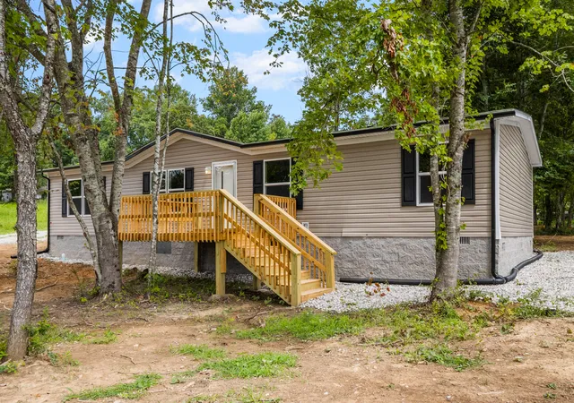 Single family home for sale at 546 Paris Karr Rd, Keavy, KY 40737 | MLS# 26020066