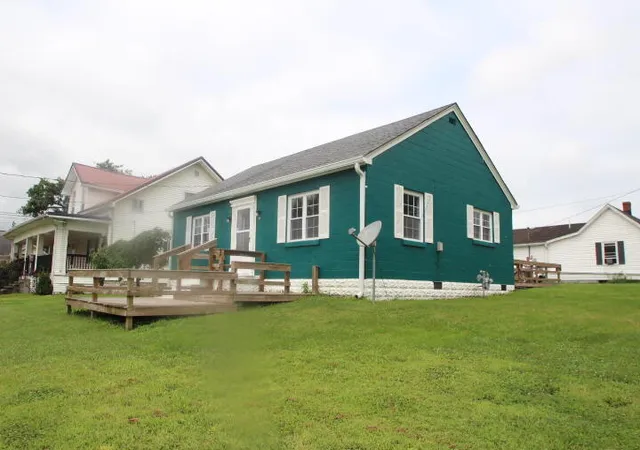 Photo 1 of Single family home for sale at 449 Mooreland Ave, Harrodsburg, KY 40330 | MLS# 26019195 | Listing updated on 2026-10-04