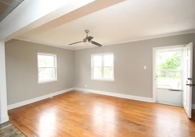 Photo 3 of Single family home for sale at 449 Mooreland Ave, Harrodsburg, KY 40330 | MLS# 26019195 | Listing updated on 2026-10-04
