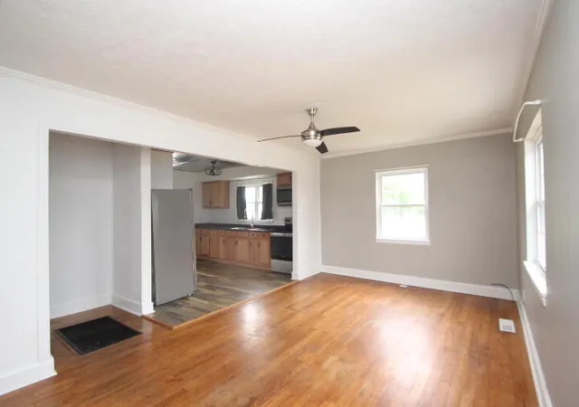 Photo 4 of Single family home for sale at 449 Mooreland Ave, Harrodsburg, KY 40330 | MLS# 26019195 | Listing updated on 2026-10-04