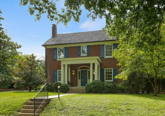 Photo 2 of Single family home for sale at 1231 Eldemere Rd, Lexington, KY 40502 | MLS# 26019343 | Listing updated on 2026-07-22