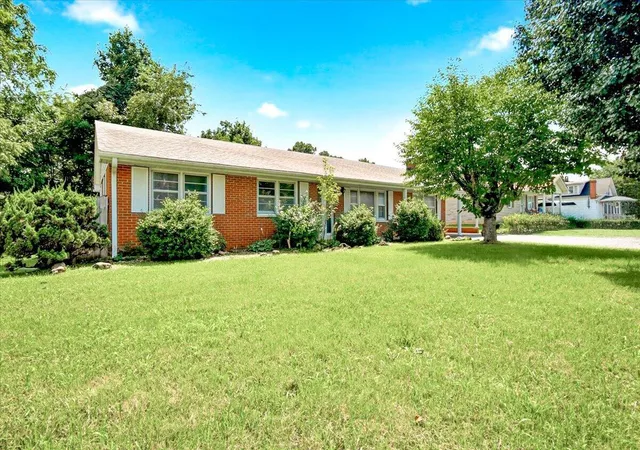 Photo 1 of Sale Pending at 1398 S Wilderness Rd, Mt Vernon, KY 40456 | MLS# 26019240 | Listing updated on 2026-08-15