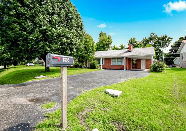 Photo 2 of Sale Pending at 1398 S Wilderness Rd, Mt Vernon, KY 40456 | MLS# 26019240 | Listing updated on 2026-08-15