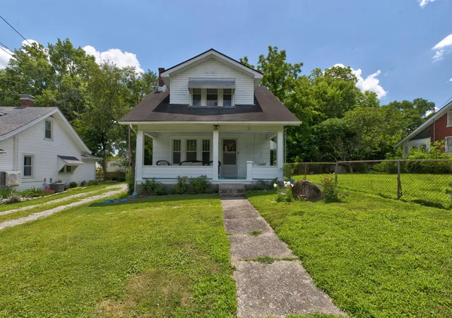 Photo 3 of Sale Pending at 13 Long Ave, Winchester, KY 40391 | MLS# 26019206 | Listing updated on 2026-09-08