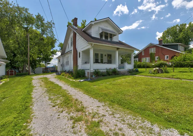 Photo 3 of Sale Pending at 13 Long Ave, Winchester, KY 40391 | MLS# 26019206 | Listing updated on 2026-09-08