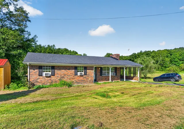 Photo 2 of Single family home for sale at 3713 Paint Creek Rd, Stanton, KY 40380 | MLS# 26019218 | Listing updated on 2026-09-13