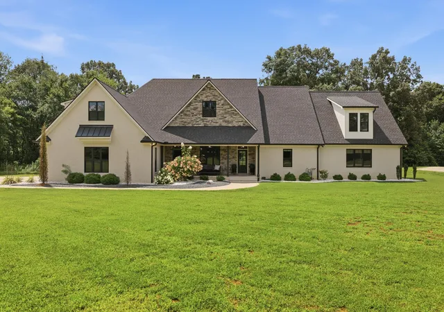 Photo 1 of Single family home for sale at 4221 N Kentucky 121, Murray, KY 42071 | MLS# 26019253 | Listing updated on 2026-09-15